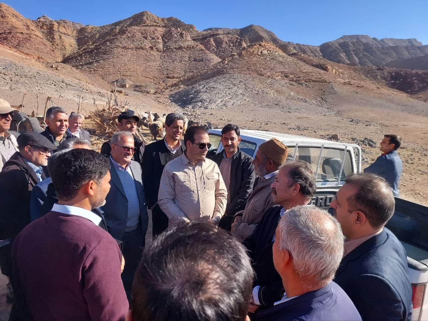 آغاز عملیات تسطیح مسیرهای عشایری شهرستان طبس آغاز عملیات تسطیح مسیرهای عشایری شهرستان طبس