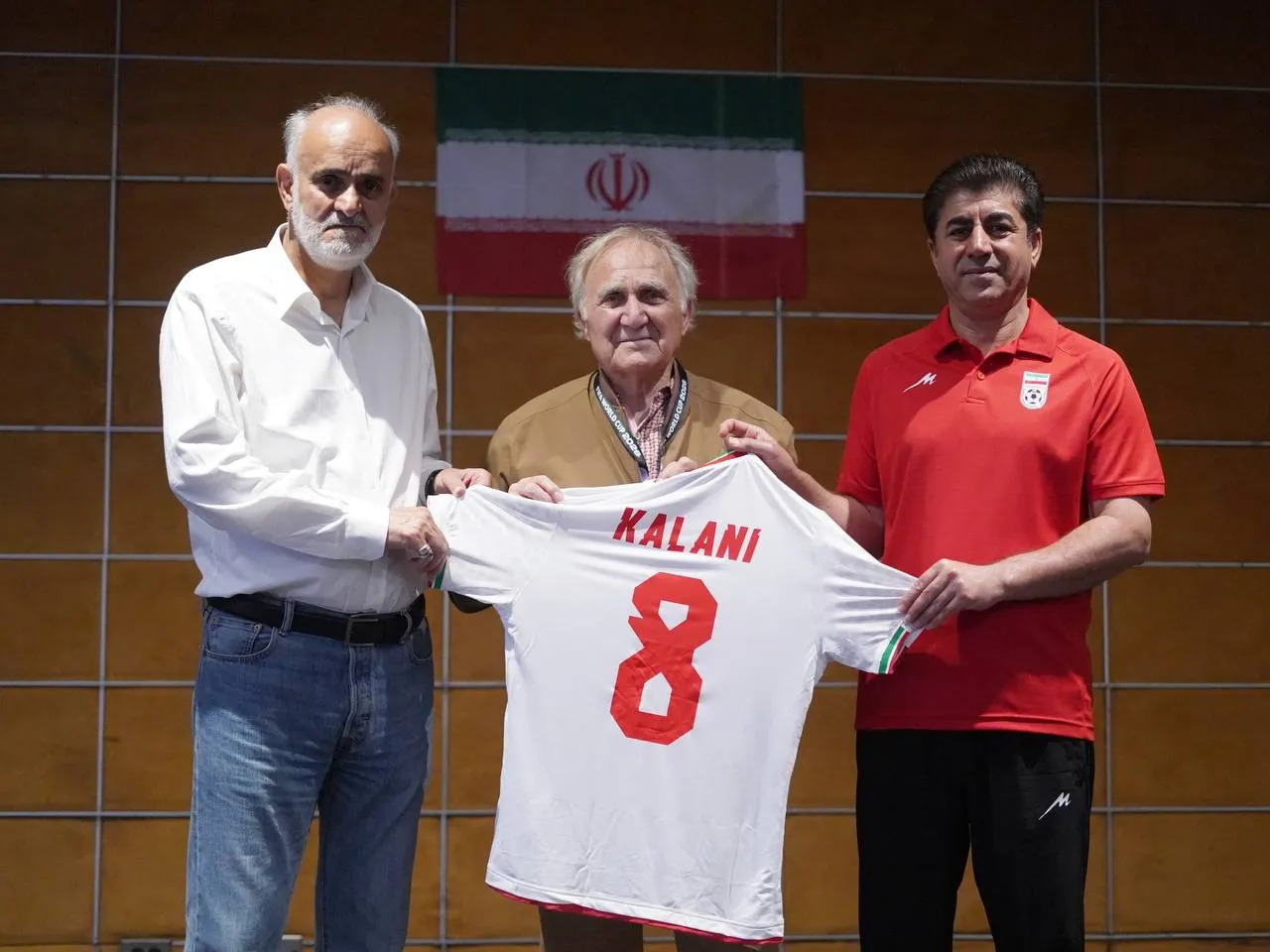 حسین کلانی در اردوی تیم ملی: میلیونها نفر به شما افتخار میکنند حسین کلانی در اردوی تیم ملی: میلیونها نفر به شما افتخار میکنند