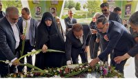 ادای احترام رئیس بنیاد شهید به شهید گمنام در استانداری ایلام